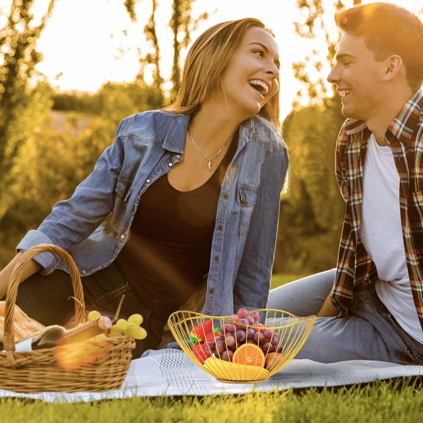 Metal Wire Fruit Basket, Gold Fruit Bowl for Kitchen Counter, Fruit Holder Stand Storage Baskets for Countertop, Home Decor, Table Centerpieces, Vegetable Bowls for Fruits, Veggies, Snacks (Gold)