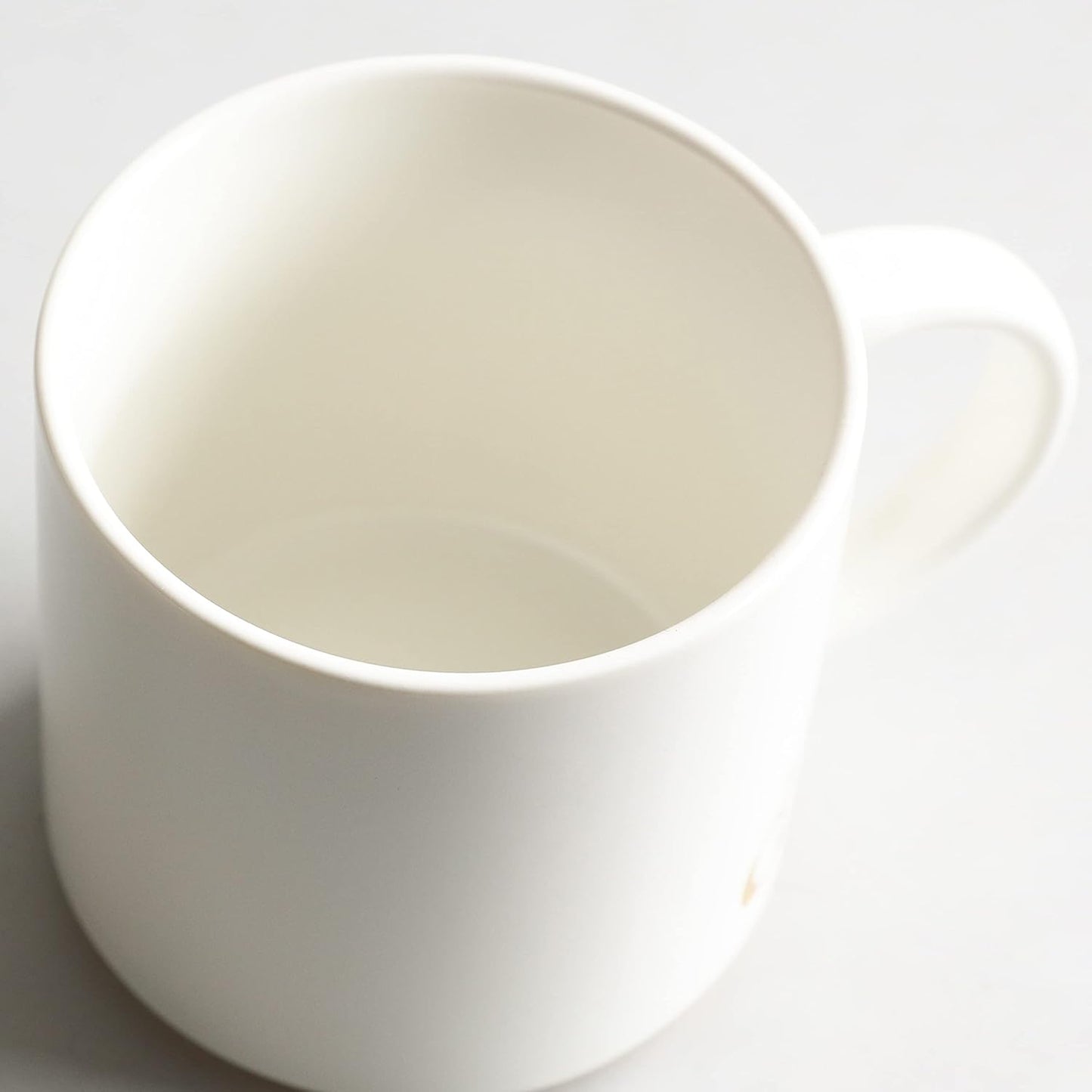 COLLECTIVE HOME - Monogram Ceramic Mugs, 15 oz Golden Initial Coffee Cups, Elegant Alphabet Tea Mugs, Elegant Personalized Mug with Gift Box, Luxurious Cups for Office and Home (w)