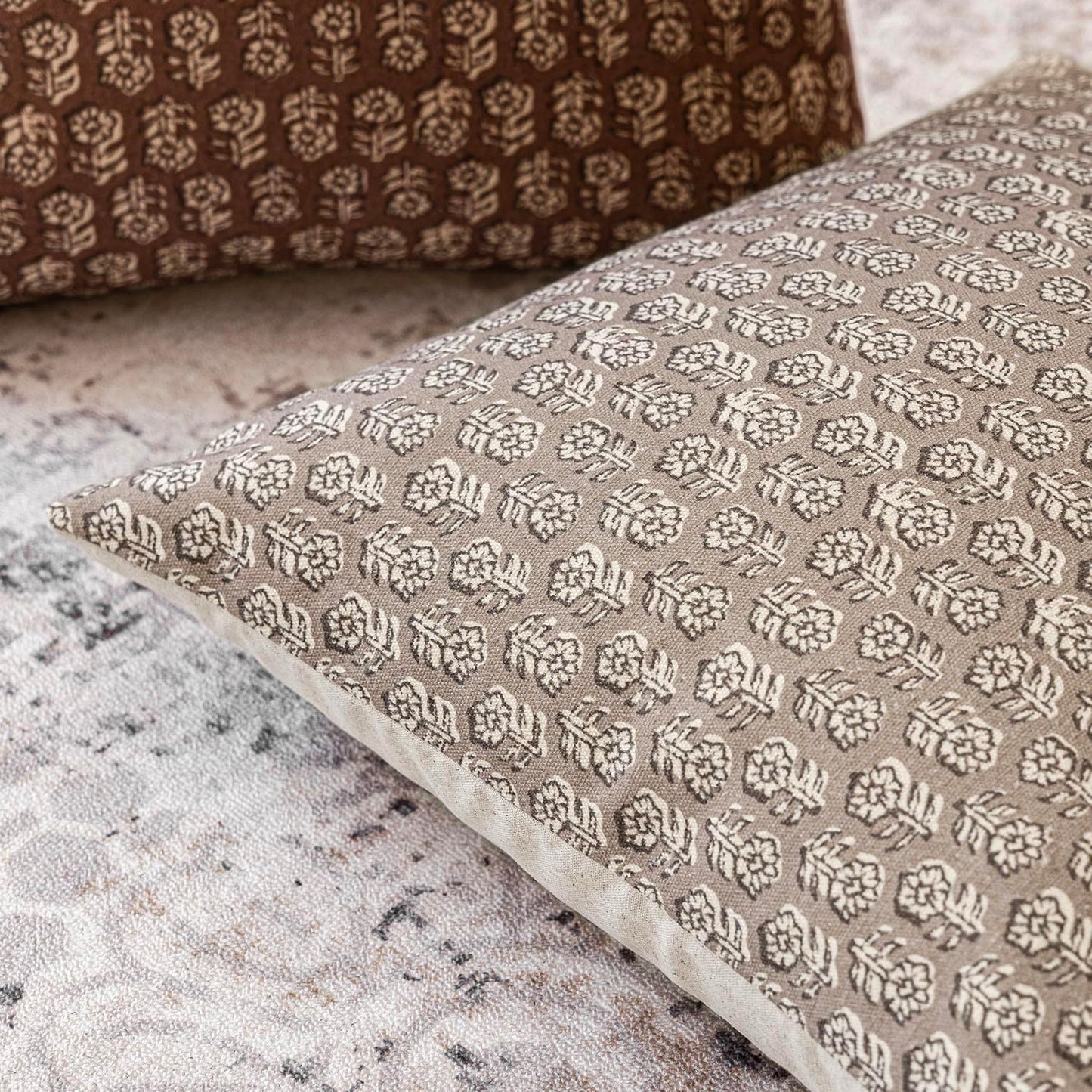 Foindtower Set of 2 Decorative Neutral Floral Print Throw Pillow Covers Vintage Accent Farmhouse Cushion Covers Boho Home Decor for Sofa Couch Chair Bedroom Living Room Outdoor,20×20 Inch,Tan Taupe