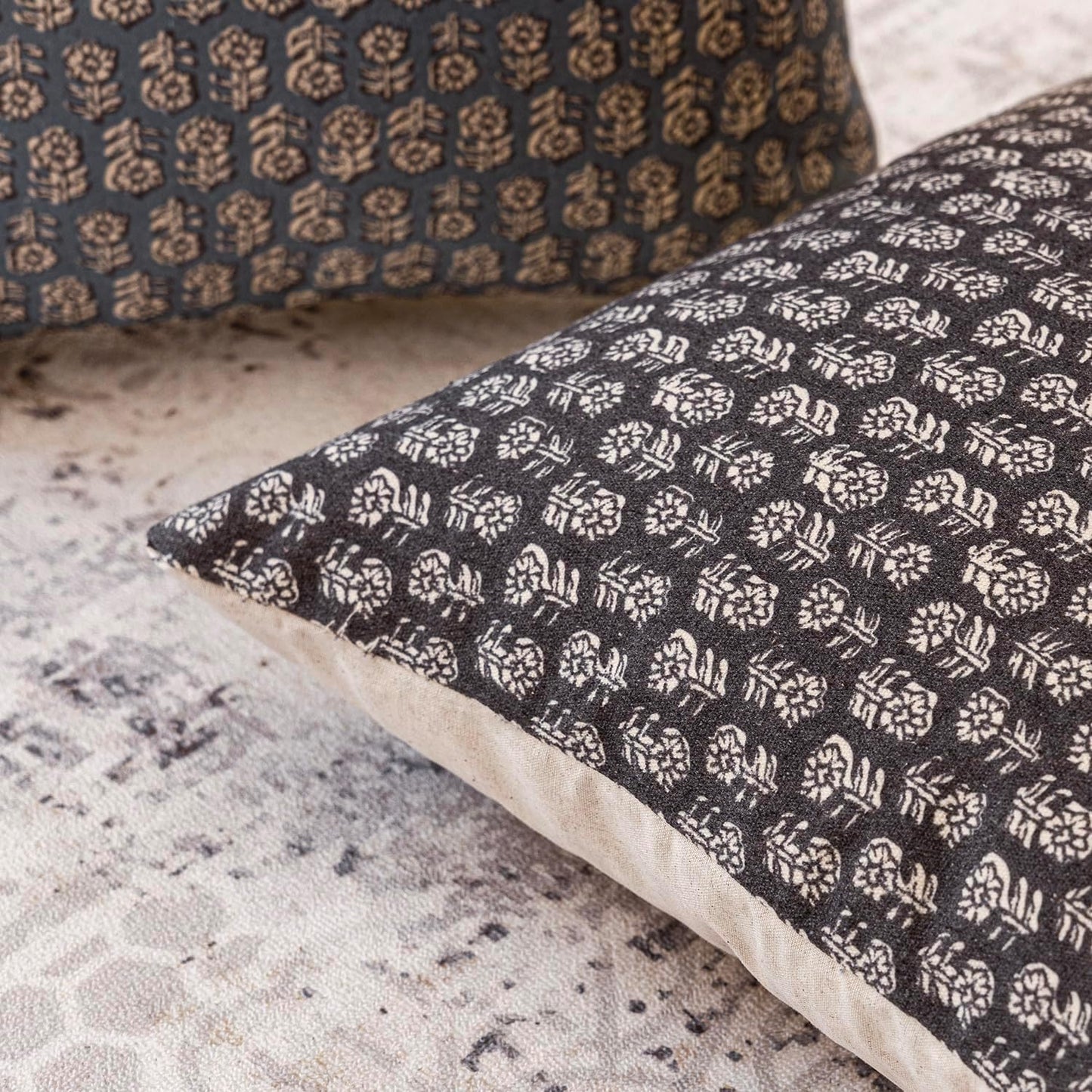 Foindtower Set of 2 Decorative Neutral Body Lumbar Throw Pillow Covers Vintage Accent Farmhouse Cushion Covers Boho Floral Home Decor for Sofa Couch Chair Bedroom Living Room Outdoor,14×36 Inch,Black