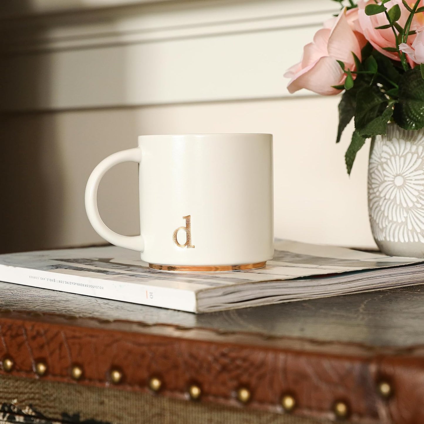 COLLECTIVE HOME - Monogram Ceramic Mugs, 15 oz Golden Initial Coffee Cups, Elegant Alphabet Tea Mugs, Elegant Personalized Mug with Gift Box, Luxurious Cups for Office and Home (d)