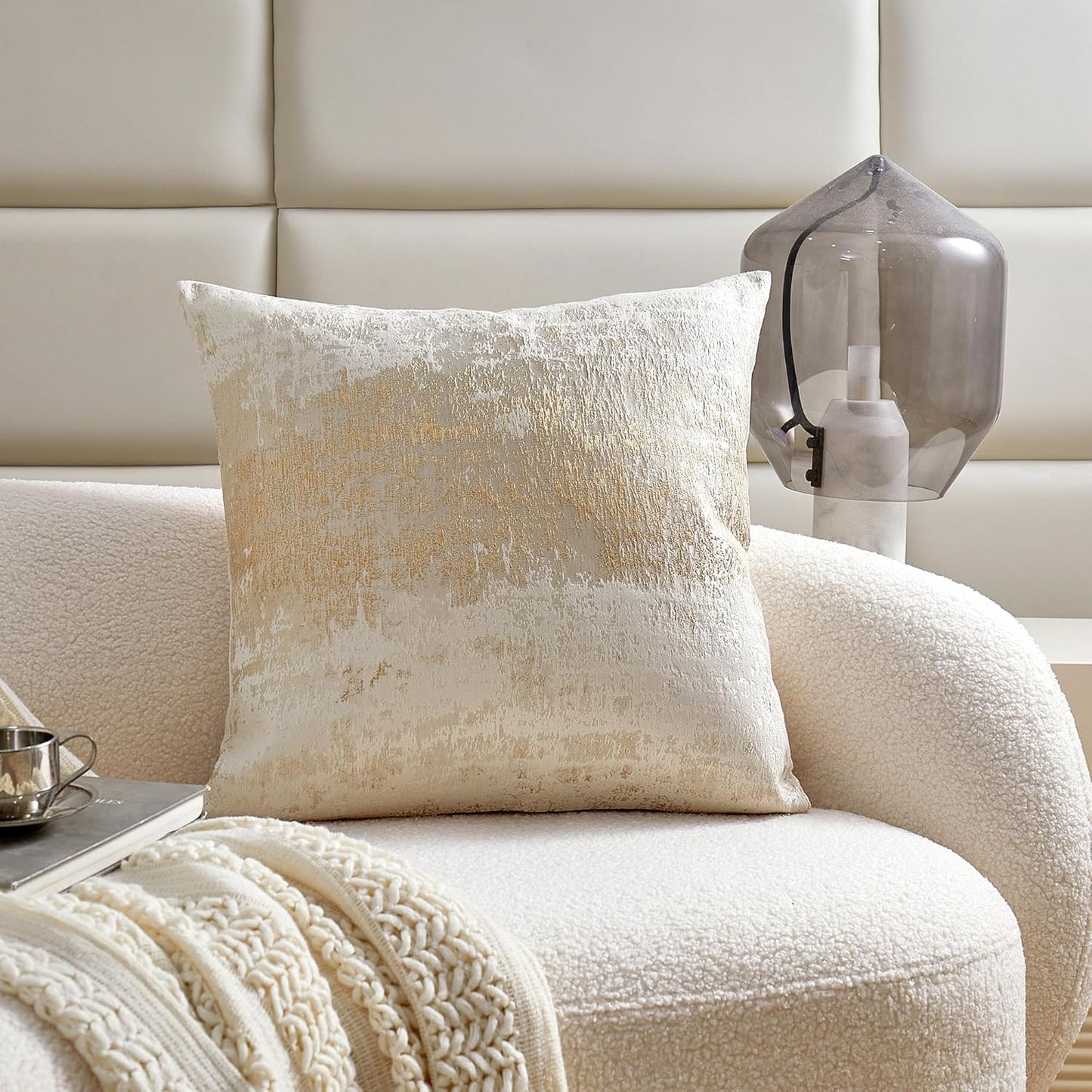 THE-TINOART Modern Beige & Gold Jacquard Pillow Cover 20x20 - Reversible Luxury Throw Pillow Cover with Gold Embroidery & Velvet Backing, Decorative Cushion Cover for Sofa/Bed/Living Room