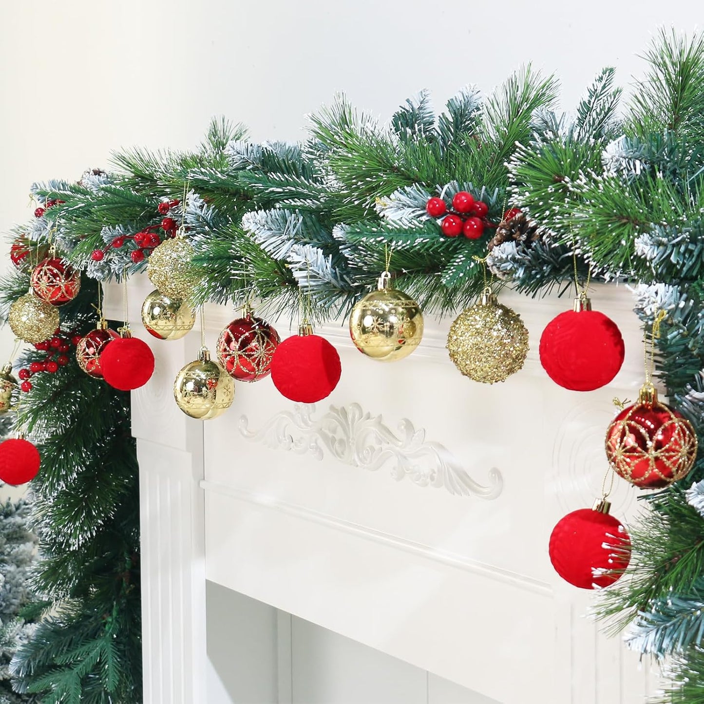 2.36In Velvet Christmas Ball Ornaments, 25PCS Red/Gold Flocked Christmas Tree Hanging Decorations, for Home Holiday Wedding Indoor Xmas Party Decor.